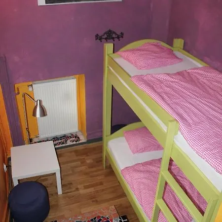Hostel El Varsó